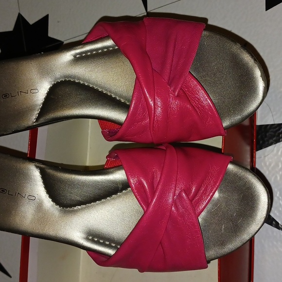 Bandolino Slip-On Wedges Leather - Like New - Picture 14 of 16